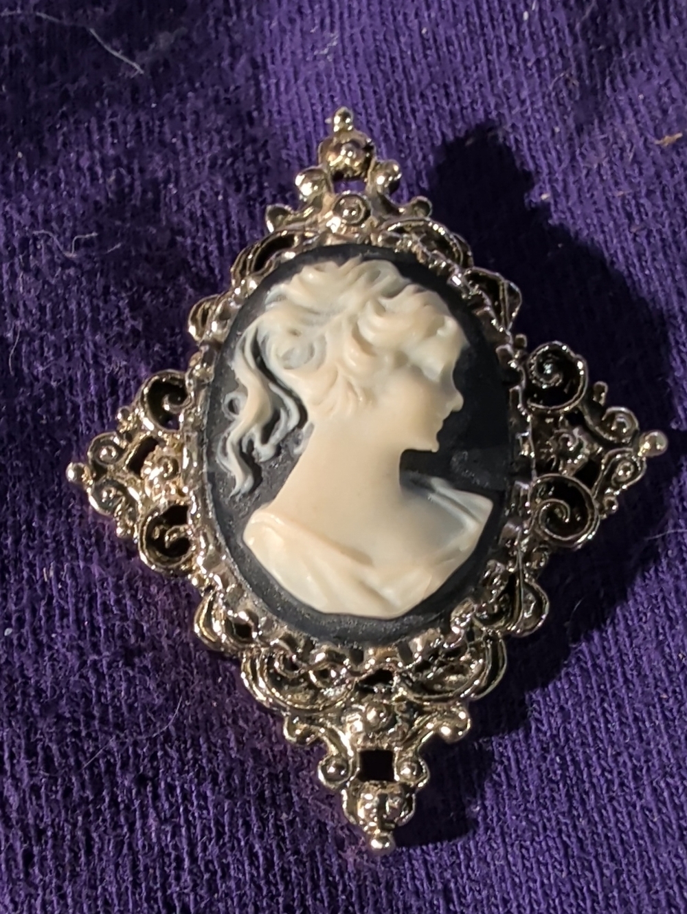 Ornate Cameo Brooch in Cream and Black - Women's Vintage-Inspired Jewelry